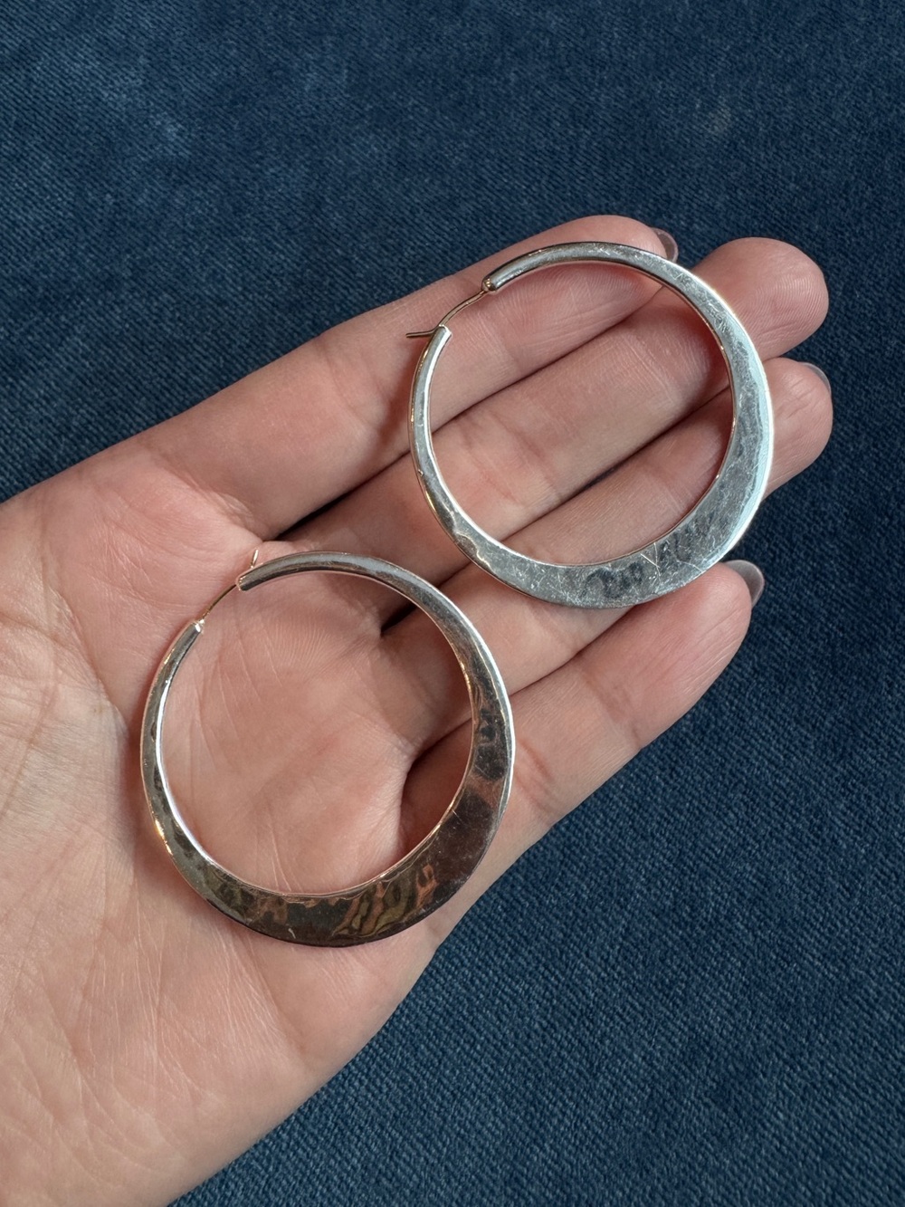 Vintage Ed Levin Sterling Silver & 14K
Gold Modernist Hammered Hoop Earrings